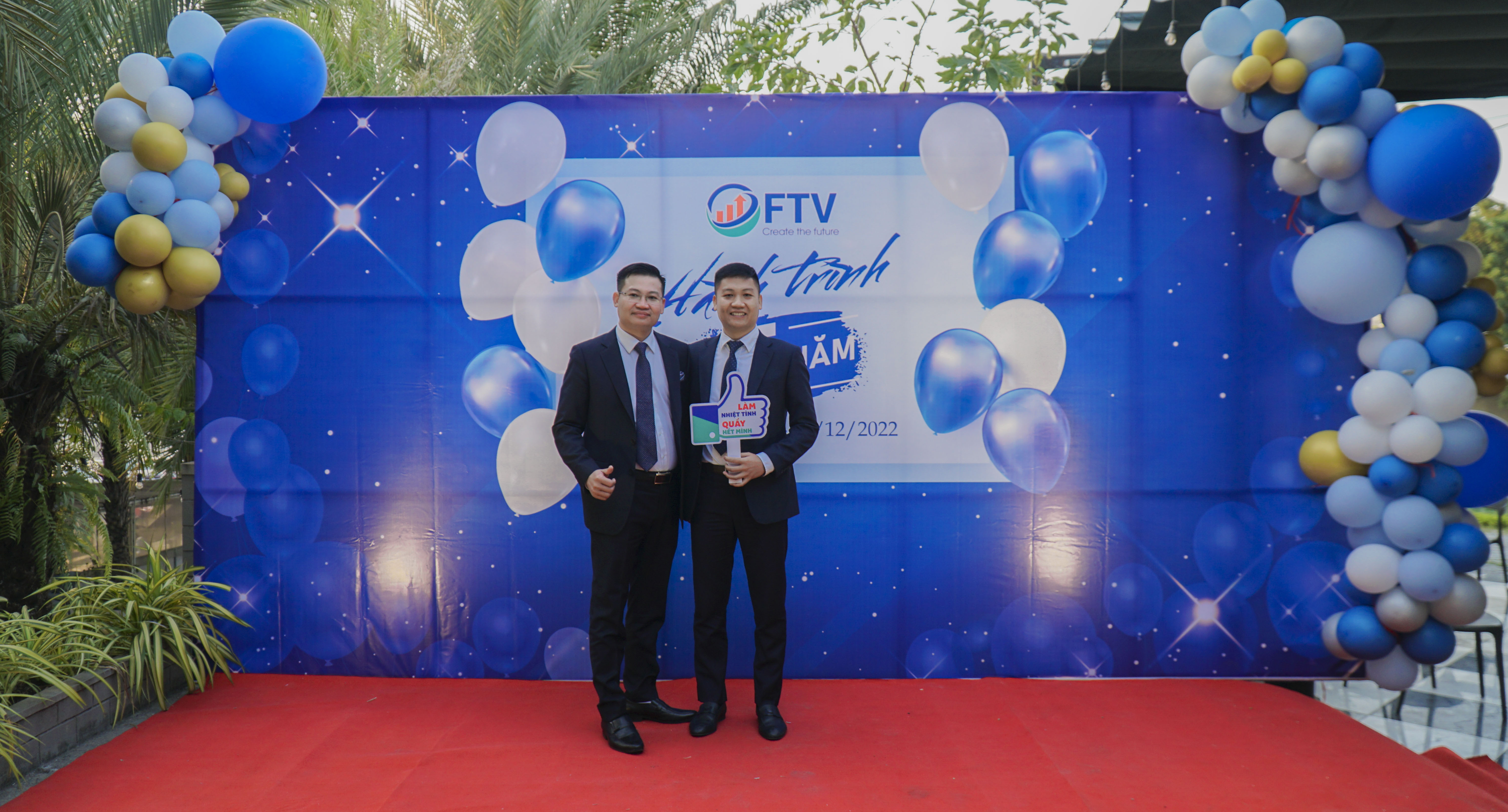 Ông Đồng Dương Công Đồng – Công ty Cổ phần đầu tư và công nghệ FTV Ông Dương Công Hiệp Giám đốc quỹ đầu tư thay mặt toàn thể công ty gửi lời cảm ơn tới các khách hàng và đối tác nhân dịp kỉ niệm sinh nhật 5 năm